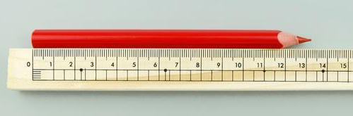 misurare la lunghezza di una matita